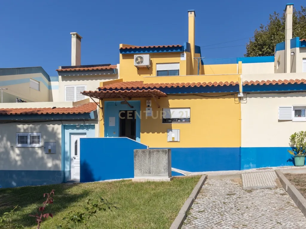 Moradia em Banda de 5 assoalhadas na Banática - Image 1