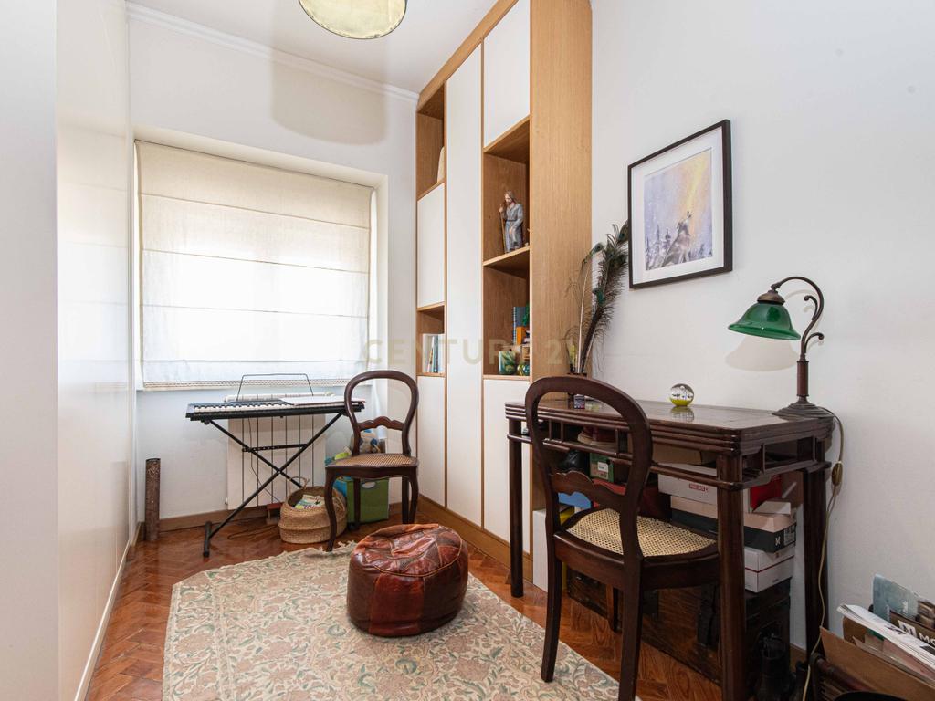 Apartamento T4 luminoso em Alvalade que combina estilo e localização premium - Image 8