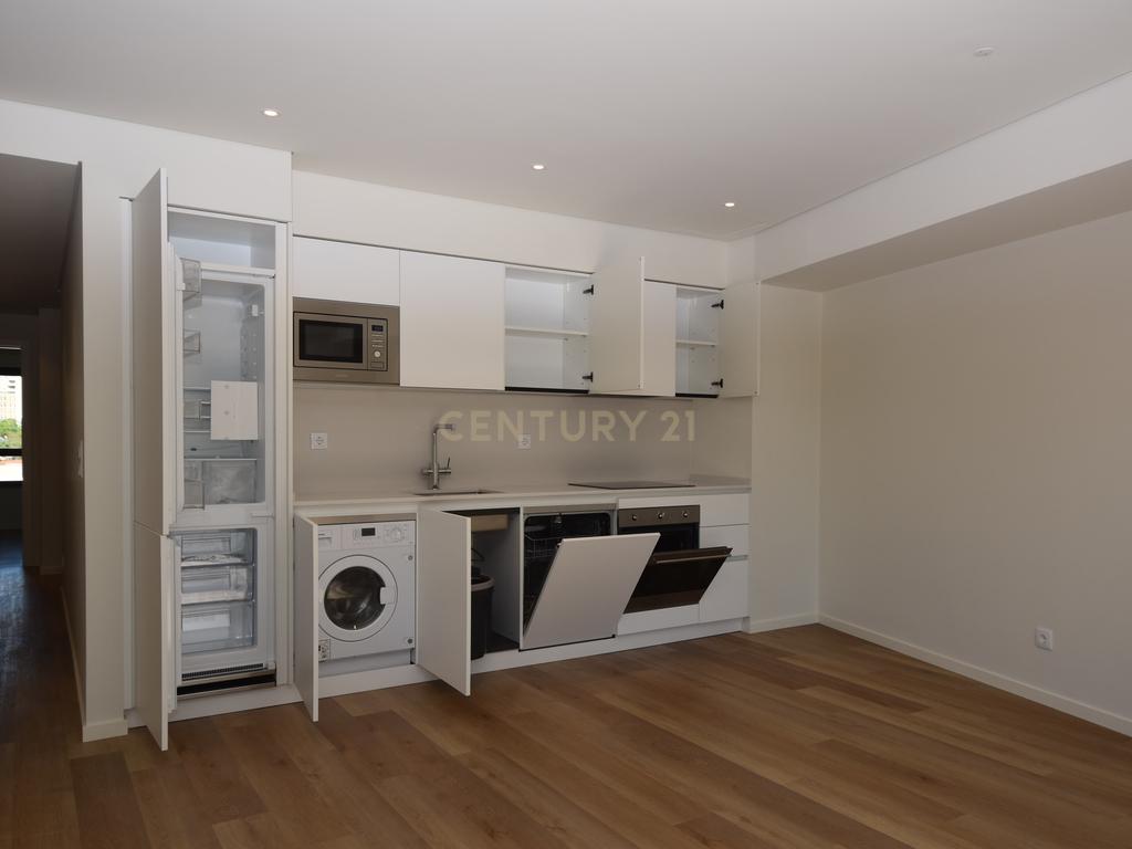 Alta de Lisboa, T3 - NOVO, 3 casas de banho e 2 lugares de garagem - Image 20