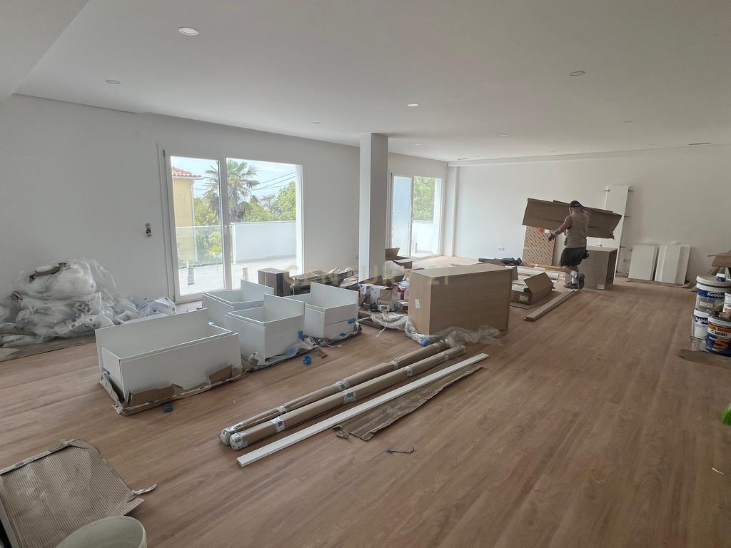 Moradia moderna T4 em construção na Rinchoa - Image 7