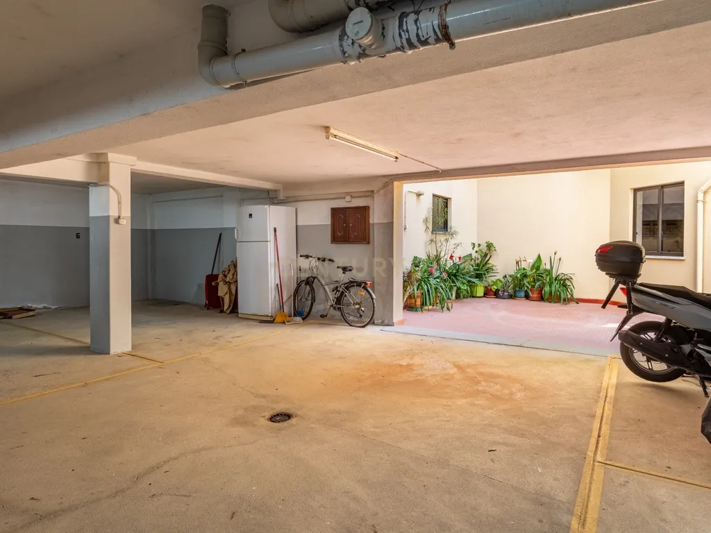 Apartamento T2 com garagem na Costa da Caparica - Image 23