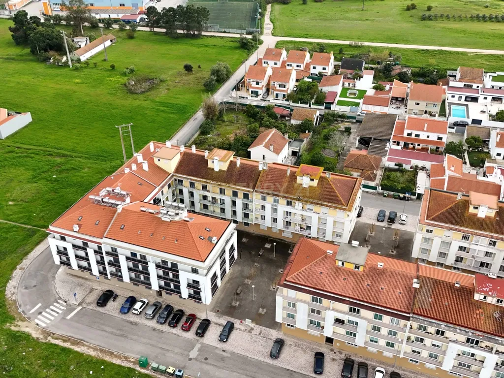 Magnífico Apartamento T4 com Duas Varandas e Arrecadação na Cascalheira, Pinhal Novo - Image 40