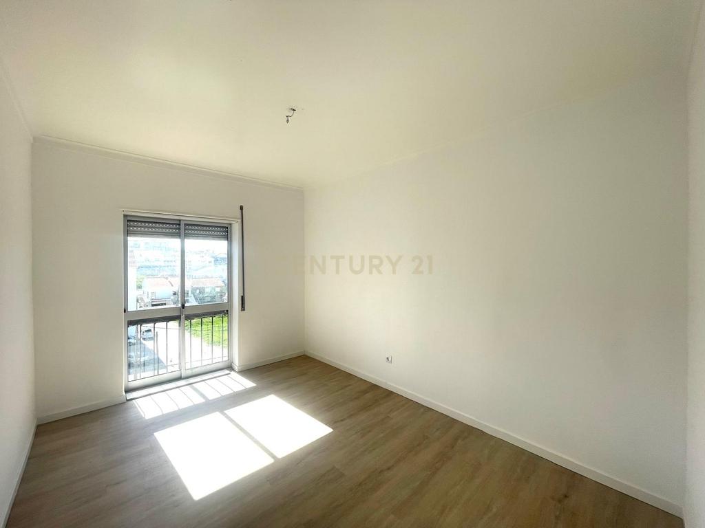 Apartamento T2 na Quintinha, Sesimbra - Oportunidade € 235.000€ - Image 10