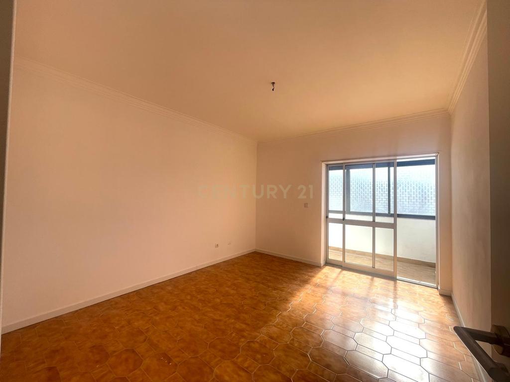 Apartamento T2 na Quintinha, Sesimbra - Oportunidade € 235.000€ - Image 9