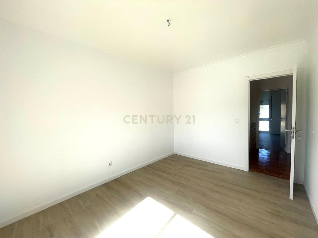 Apartamento T2 na Quintinha, Sesimbra - Oportunidade € 235.000€ - Image 4