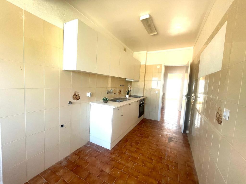 Apartamento T2 na Quintinha, Sesimbra - Oportunidade € 235.000€ - Image 2
