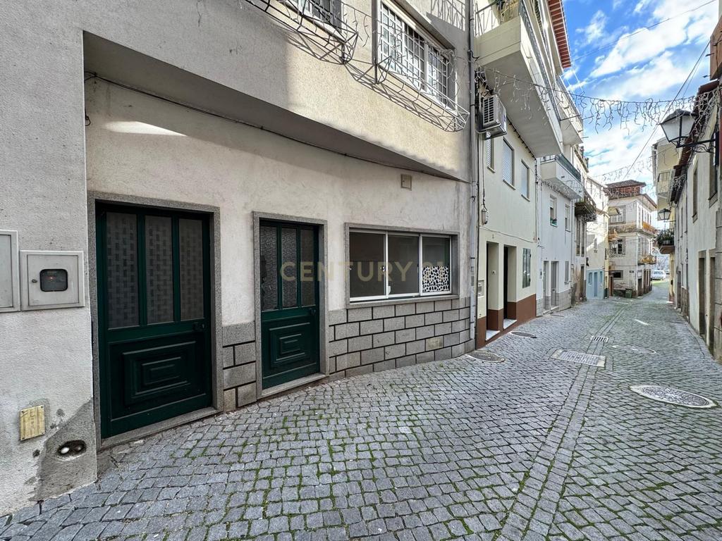 Espaço Comercial para Arrendamento em Penamacor - Image 1