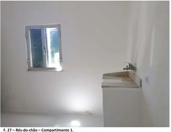 Fotografia 7 de Moradia T3 de Rês-Chão e 1º Andar para remodelação, Mourão.