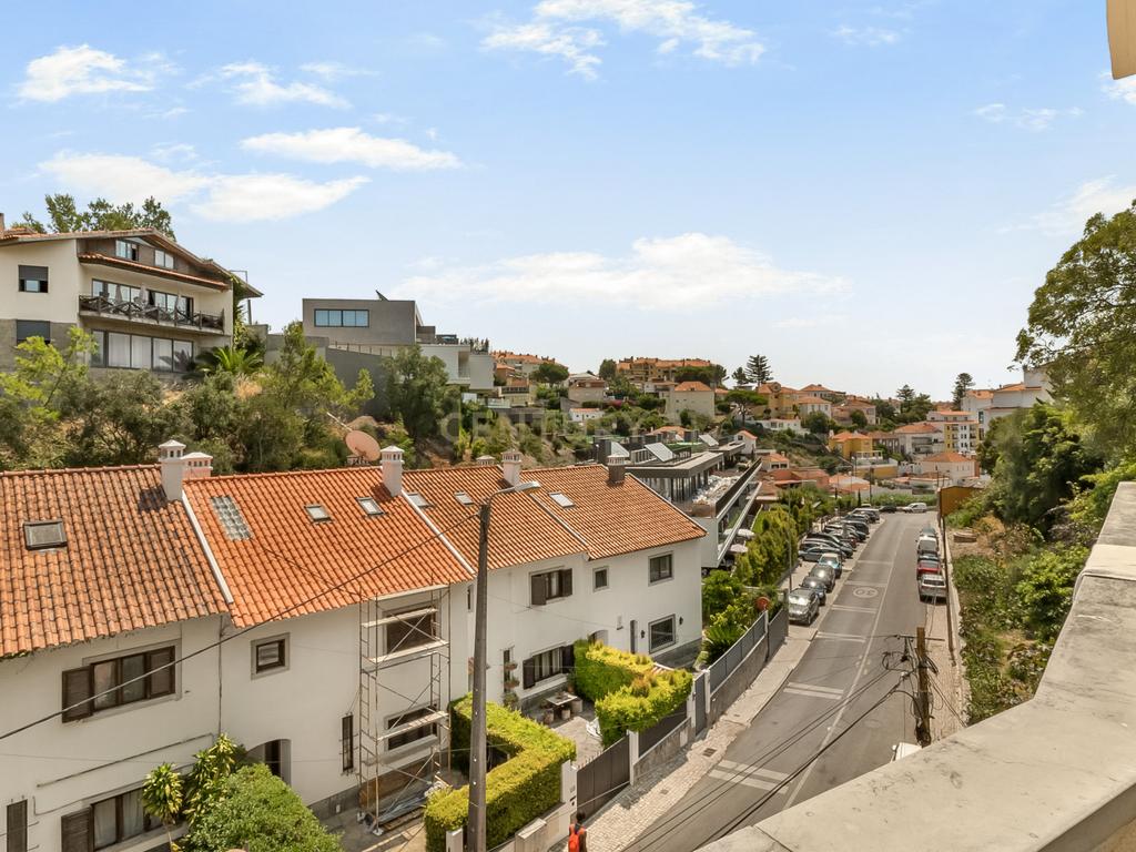 Apartamento T2 totalmente renovado em Cascais | Excelente oportunidade de investimento - Image 1