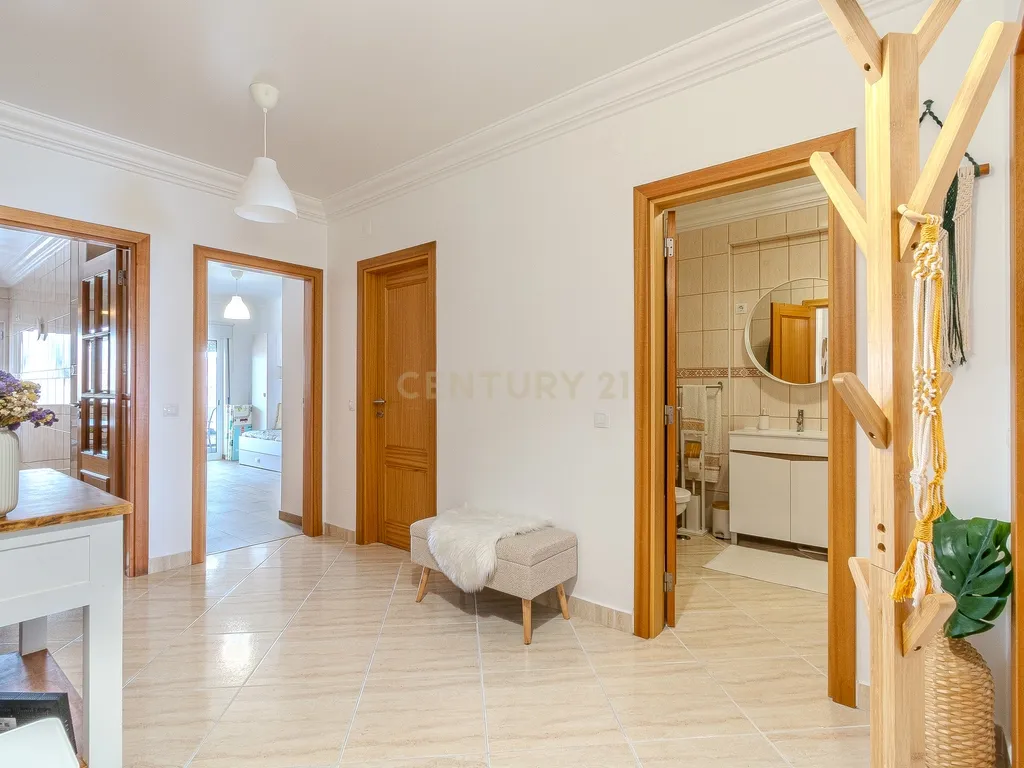 Apartamento T2 | Logradouro | Estacionamento | Olhão - Image 17