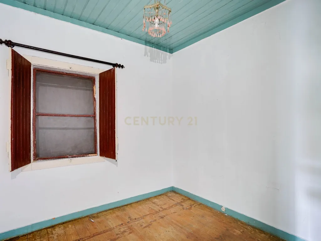 2 Casas T4 com Jardim em Alcanena - Oportunidade Única! - Image 9