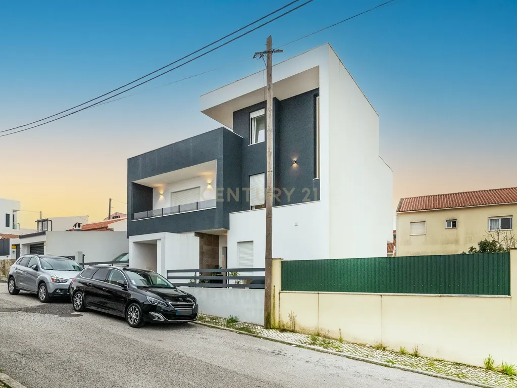 Moderna Moradia T3 em Caneças com Piscina - Image 51