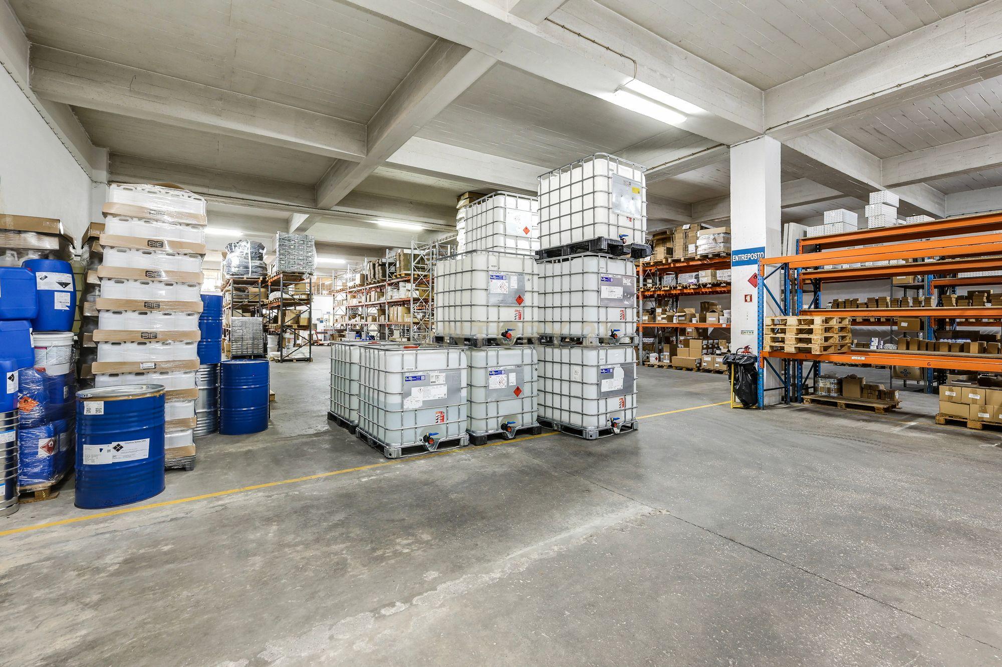 Fotografia 10 de Espaço Logístico com 1.849 m² e Acesso TIR | Odivelas