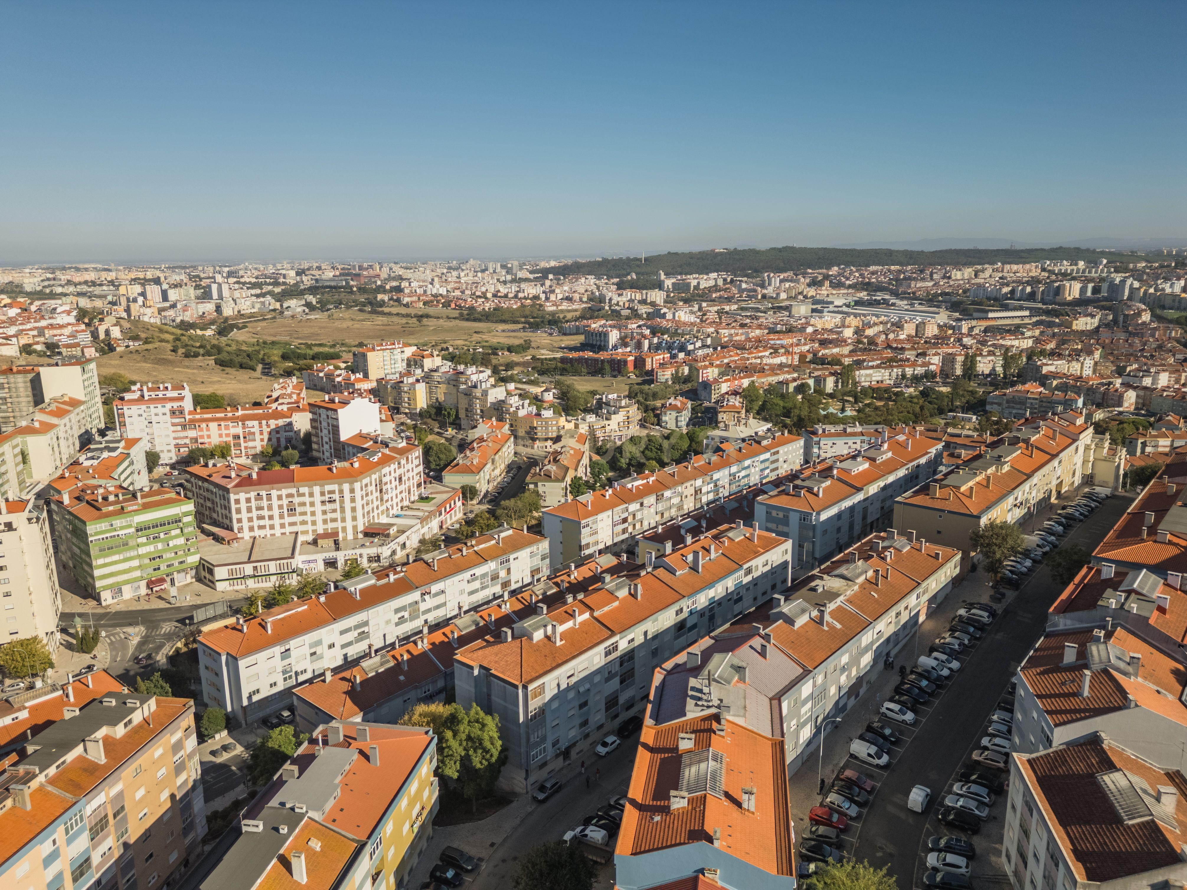 Apartamento T2 à venda em Mina de Água, Amadora — foto 25