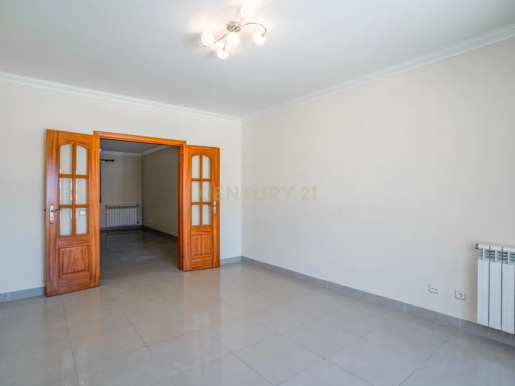 Moradia T4 na Urbanização Quinta do Pinheiro Manso – Caldas da Rainha - Image 11