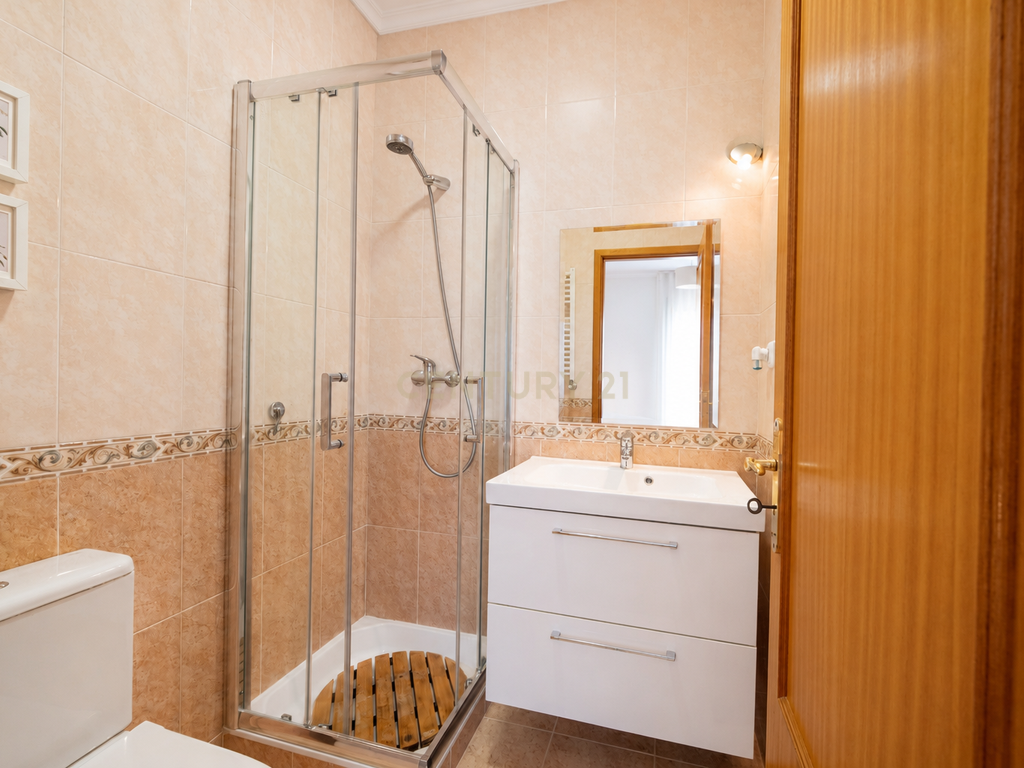 Apartamento T2+1 com Suite, Escritório, Varanda e Garagem | Senhora da Hora - Image 8