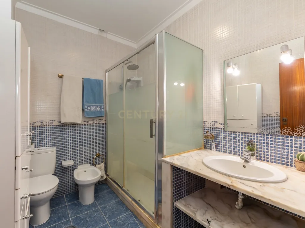 T3 + T1 com Garagem e Logradouro em Corroios, Seixal, Setúbal - Image 10