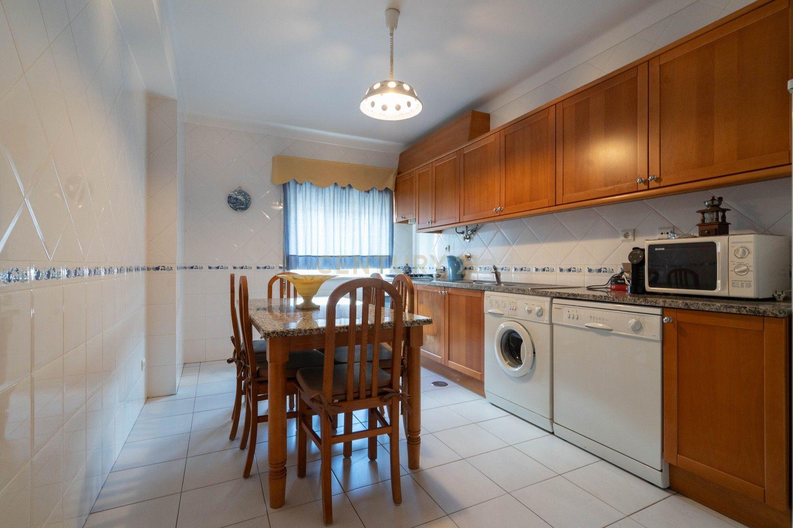Fotografia 3 de Moderno T1+2 em Lousã com 2 Casas de Banho - Quase Novo