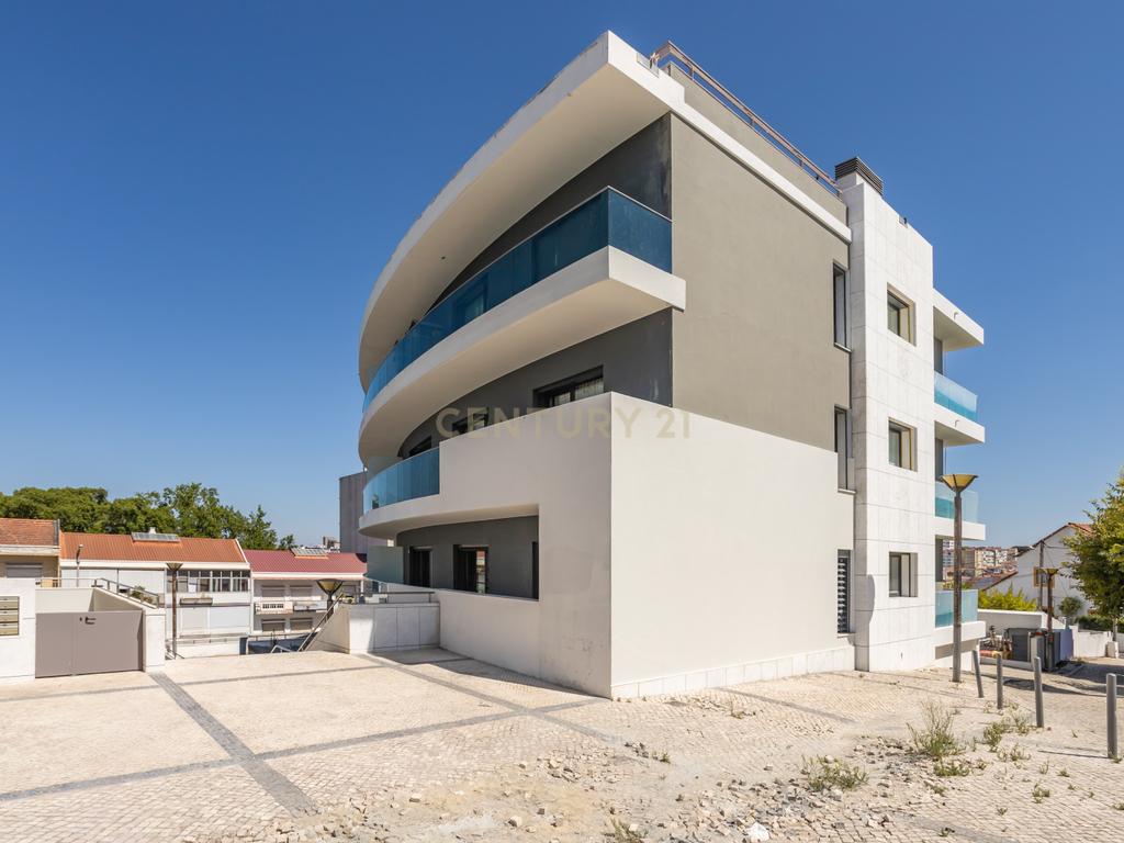 Apartamento de luxo com 5 assoalhadas, 2 garagens e parqueamento - Image 47