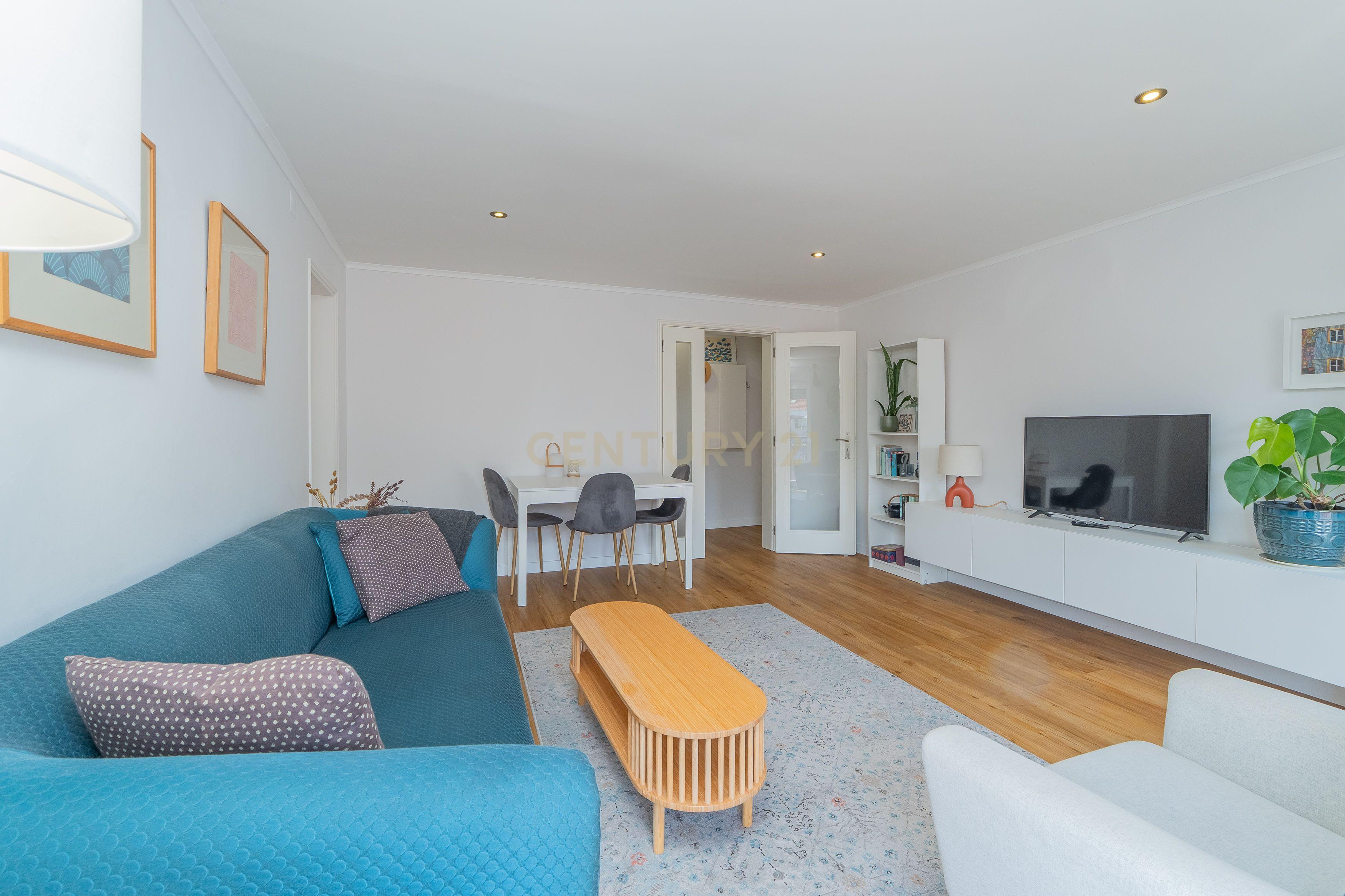 Fotografia 3 de Apartamento T2 Renovado Onde Lisboa Entra Pela Janela - São Vicente