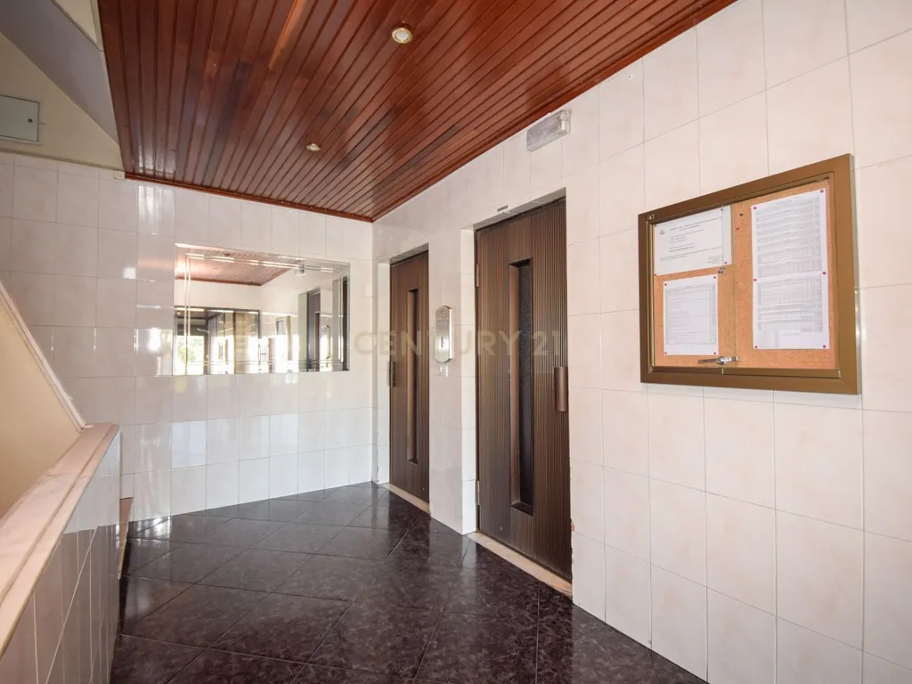 Apartamento T2 com Garagem, Arrecadação e Excelente Luminosidade – Arroja, Odivelas - Image 21