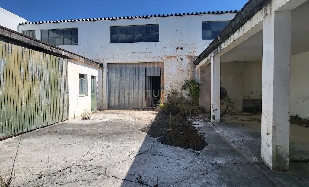 Armazém em Torres Novas - Image 1