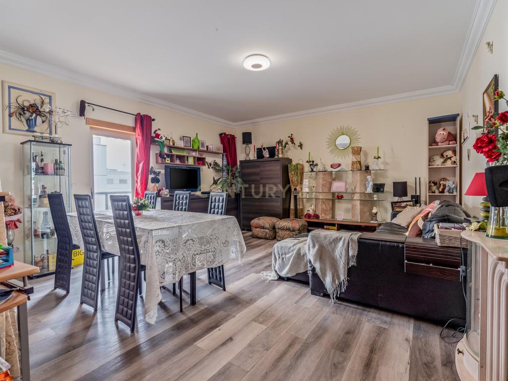 Apartamento T3 com Garagem em Portimão 🏡  - Image 2