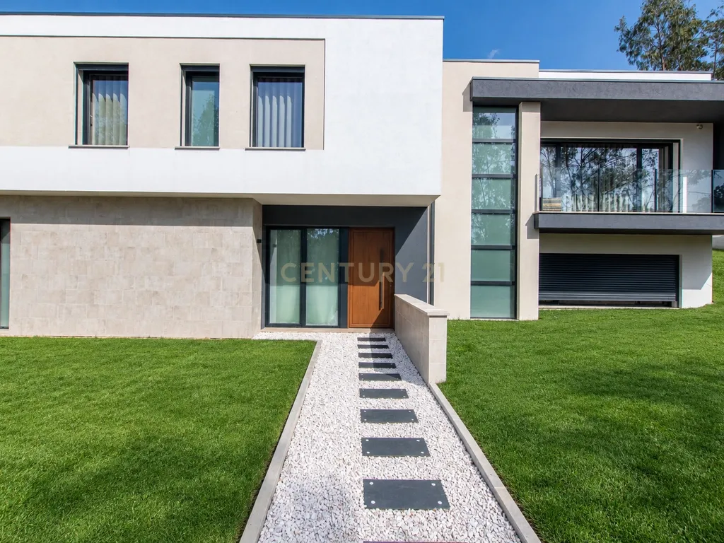 Moradia T4 semi-nova com Piscina, Garagem + Parcela de Terreno Rústico e Vista Serra | Salgueiro, Pombal - Image 54