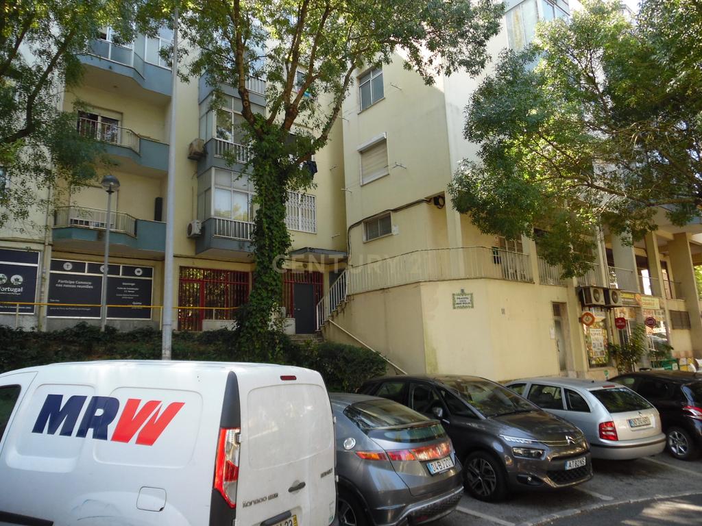 Apartamento T1 em Águas Livres, Amadora - Oportunidade Única - Image 24
