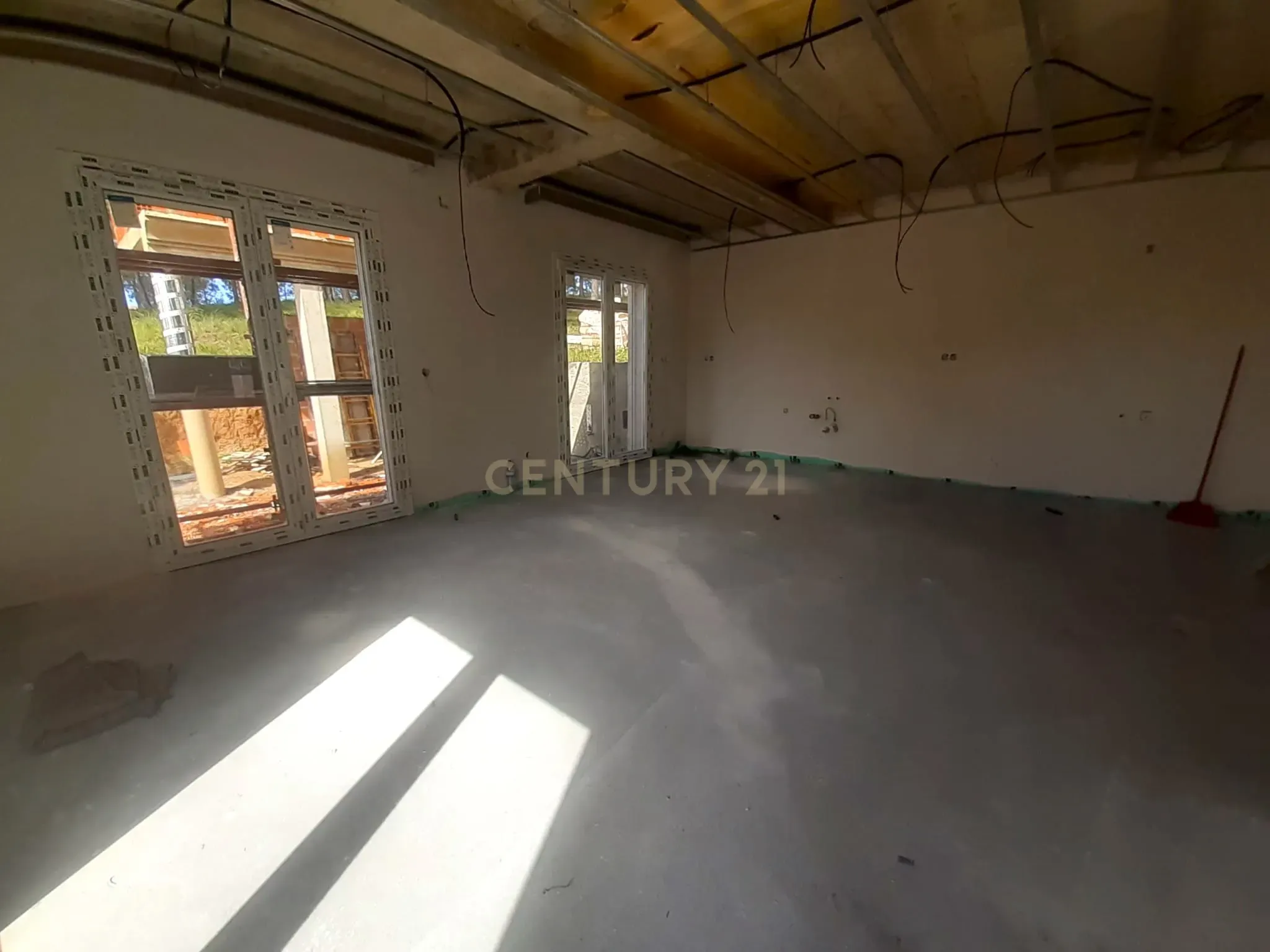 Moradia T3 com piscina e jardim em construção em Casa Nova na Ericeira - Image 12