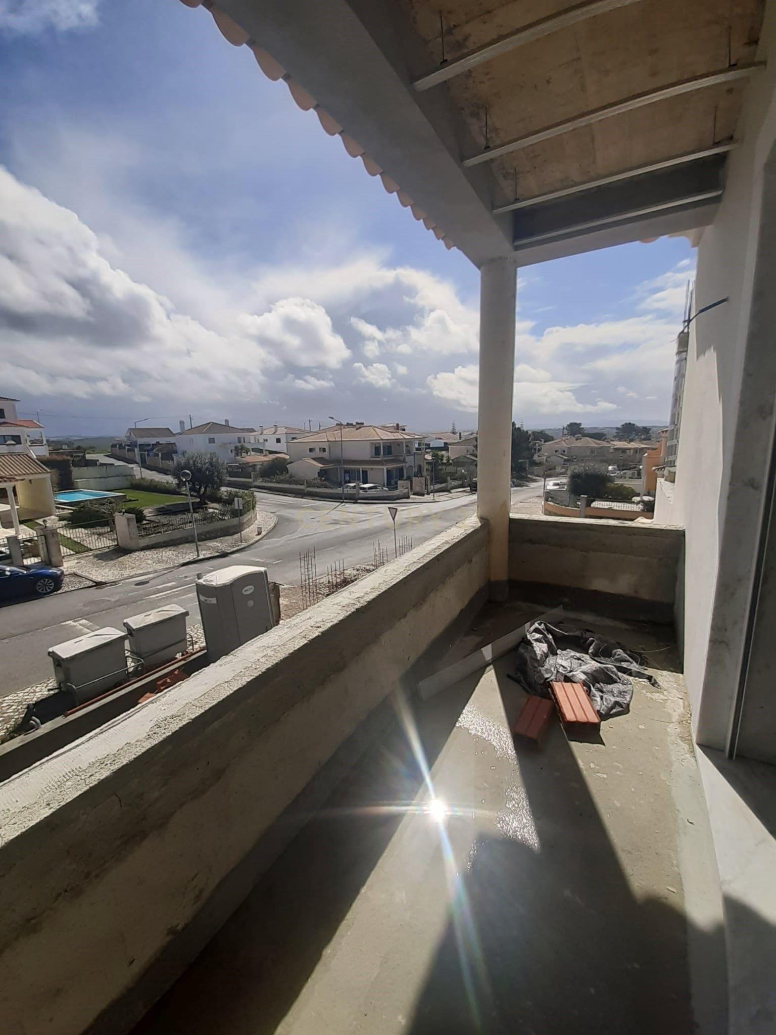 Moradia T3 com piscina e jardim em construção em Casa Nova na Ericeira - Image 26