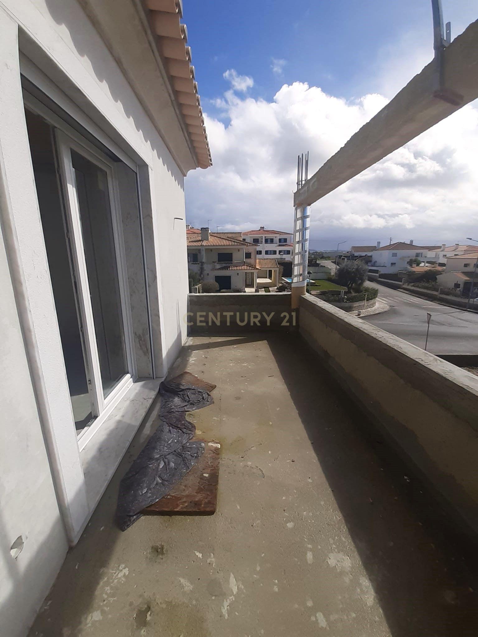 Moradia T3 com piscina e jardim em construção em Casa Nova na Ericeira - Image 23