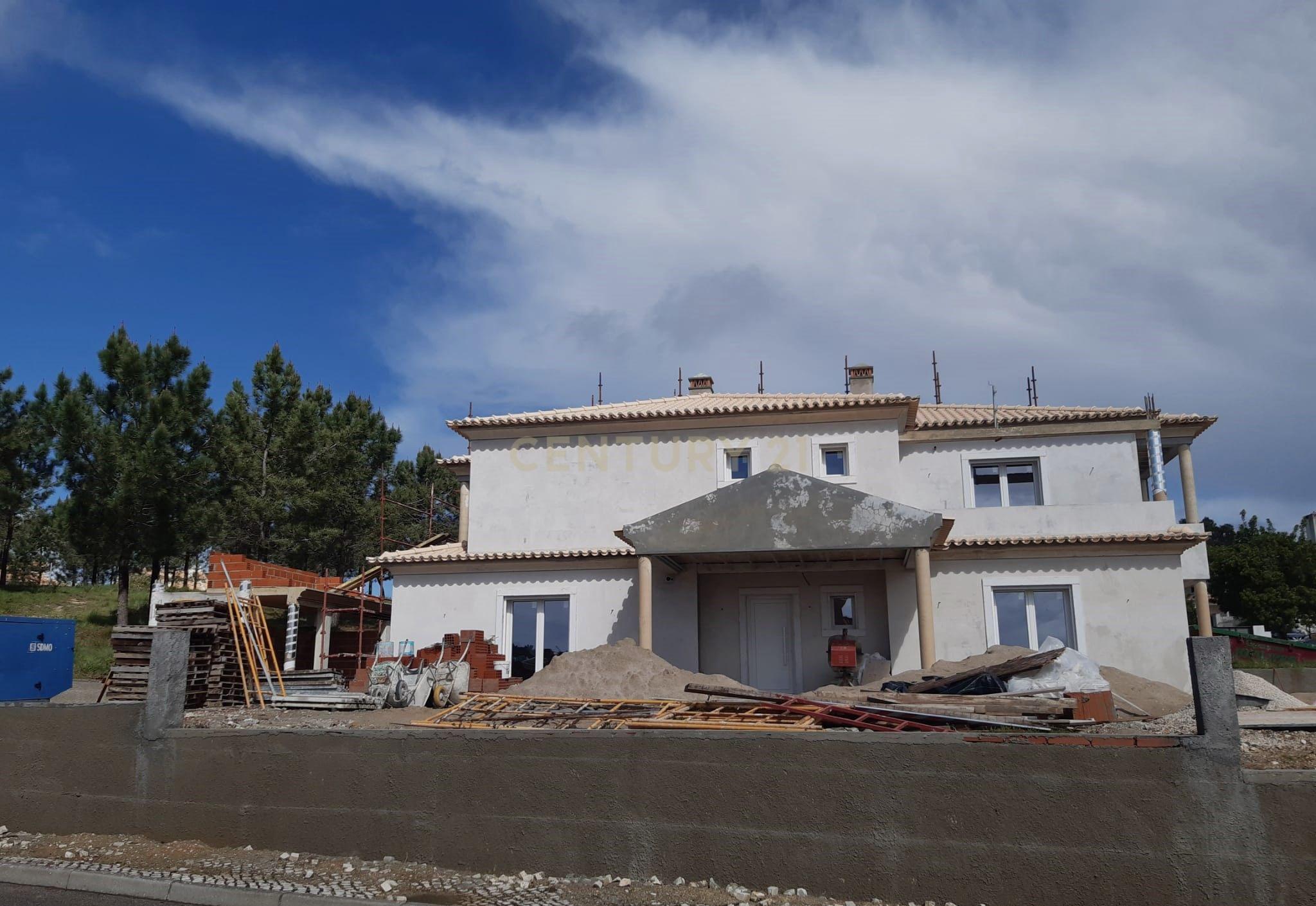 Moradia T3 com piscina e jardim em construção em Casa Nova na Ericeira - Image 8