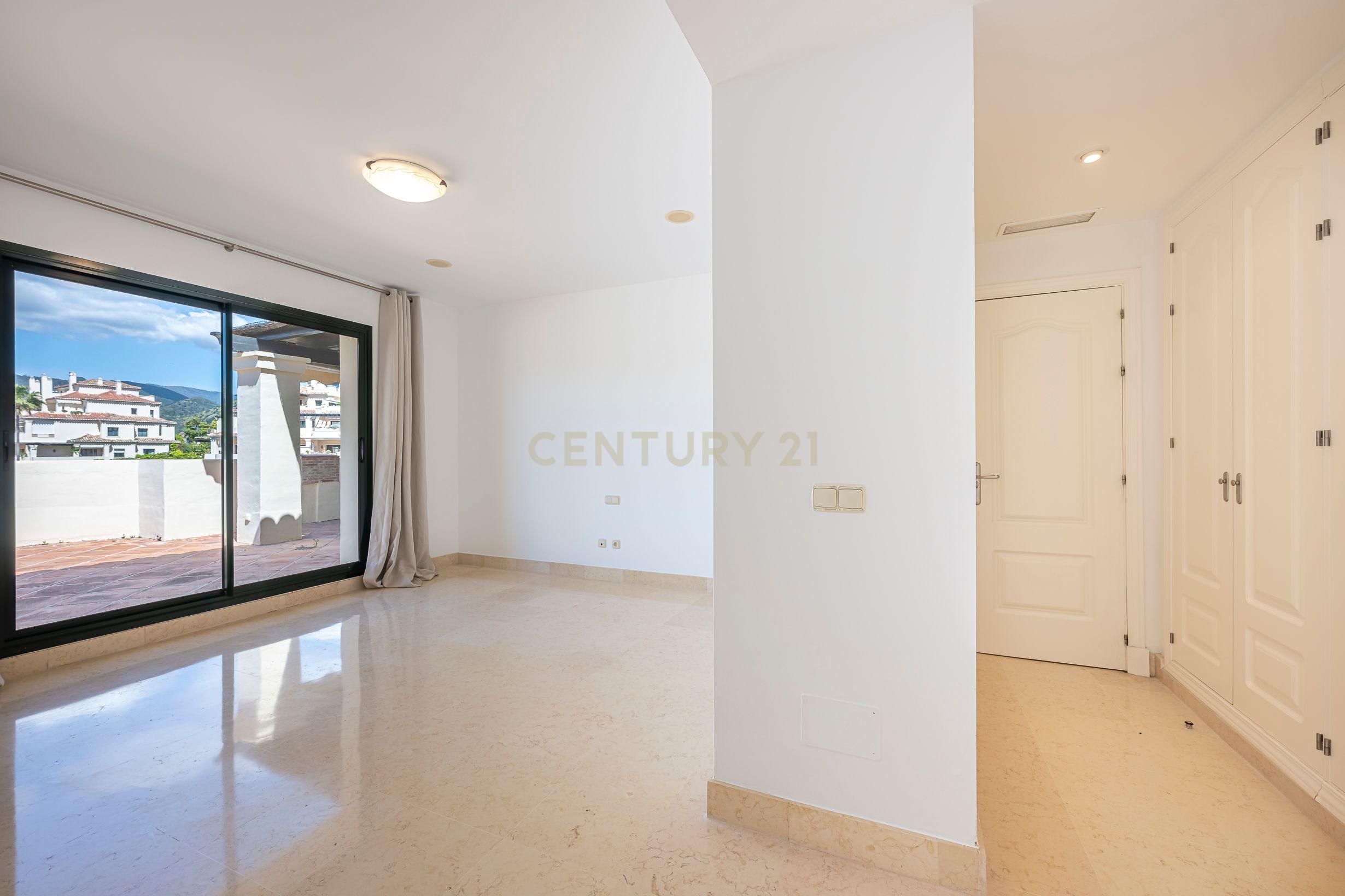 Penthouse de luxo com 4 quartos em Capanes del Golf, Benahavís - Vistas panorâmicas e serviços exclusivos - Image 24