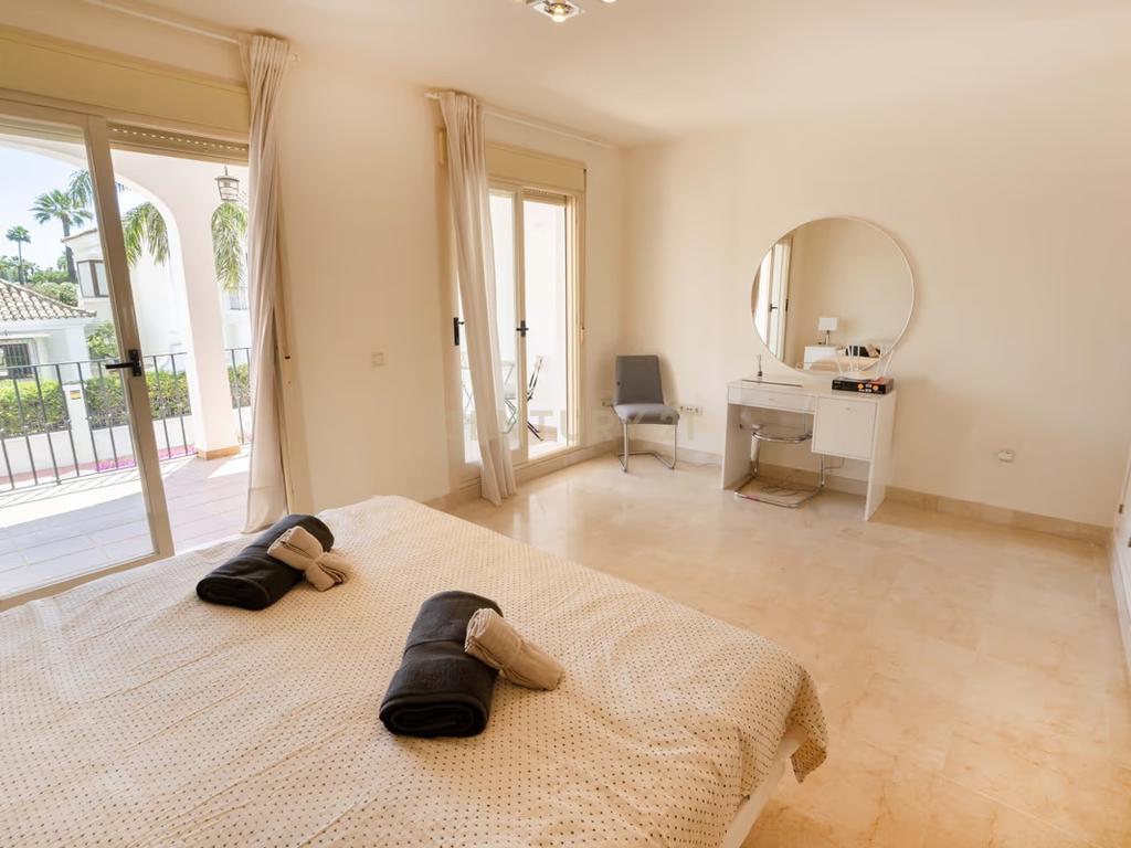 Casa de Luxo em Andalucía com Vista para a Montanha e Piscina - Image 6