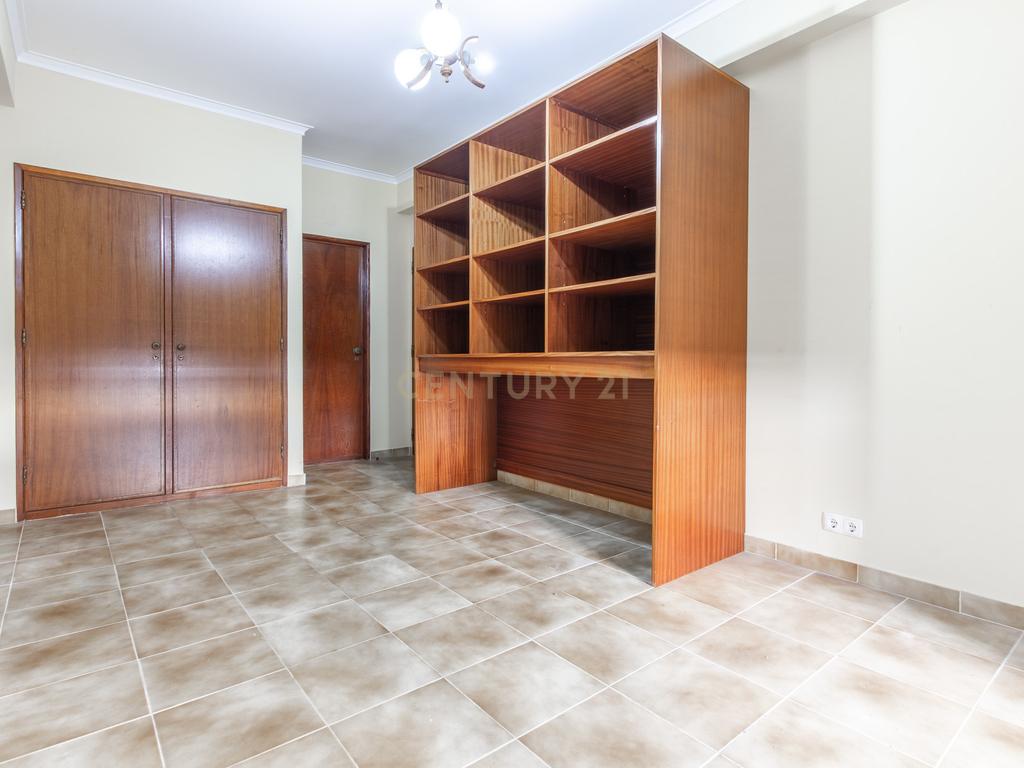 Apartamento T4 - Venda Nova - Image 13