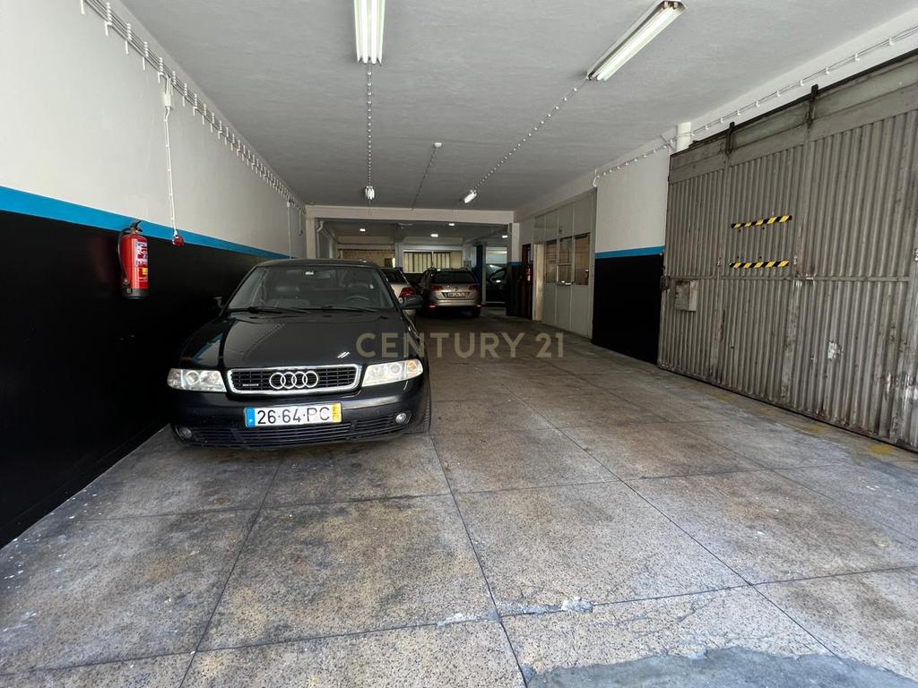 Oficina/Garagem para Trespasse - 316 m² - Rua de Costa Cabral - Image 6