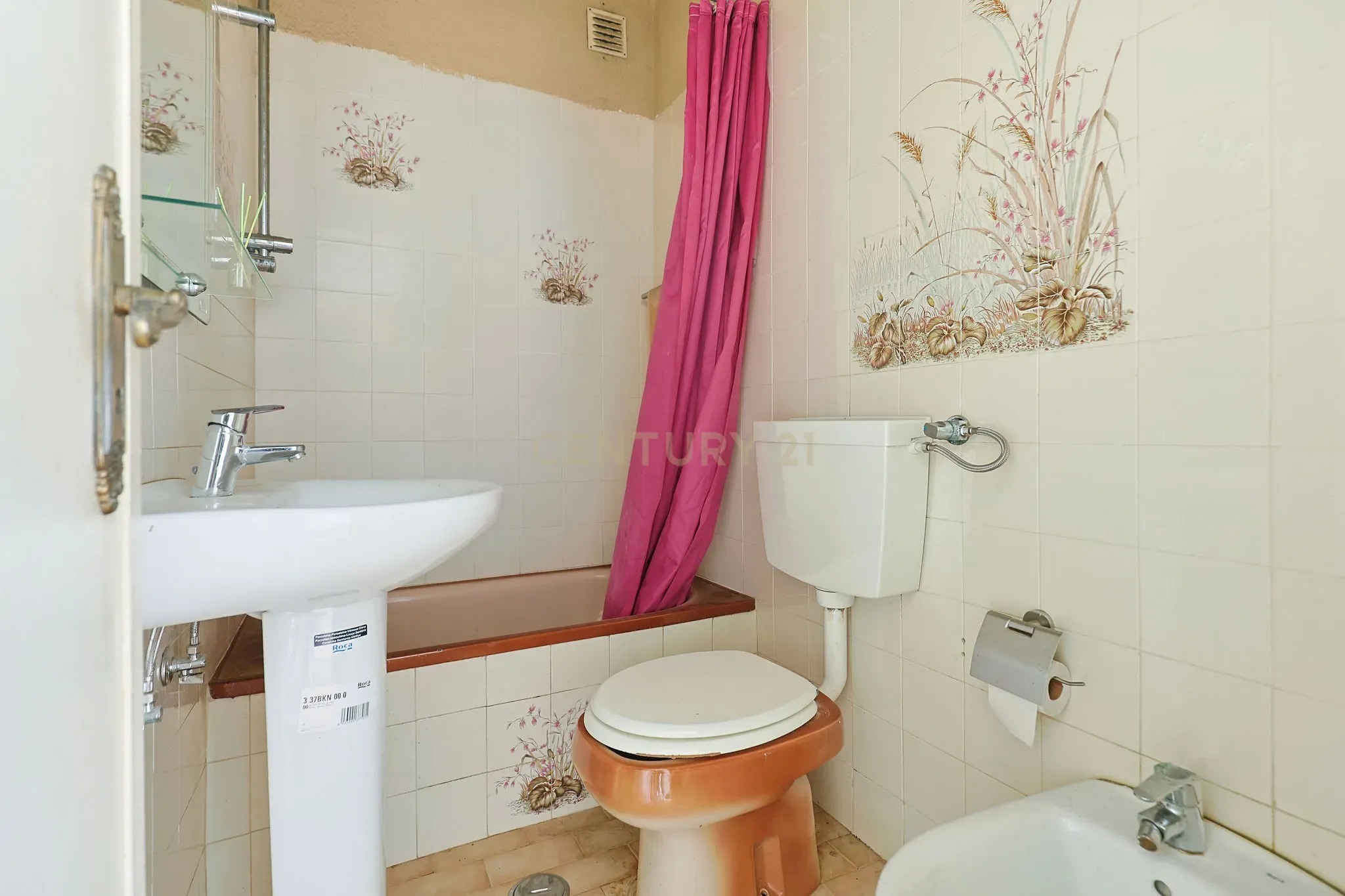 Fotografia 9 de T2 na Arrentela junto à Baía do Seixal – Excelente oportunidade para remodelação