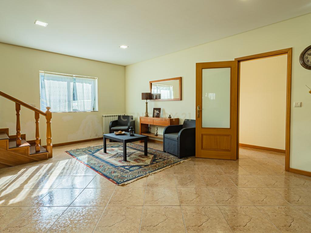 Moradia T4 Independente com Piscina, em Fiscal Amares - Image 33