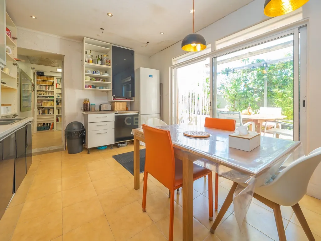 Apartamento com charme em Setúbal com uma vista soberba para o rio e terraço - Image 28