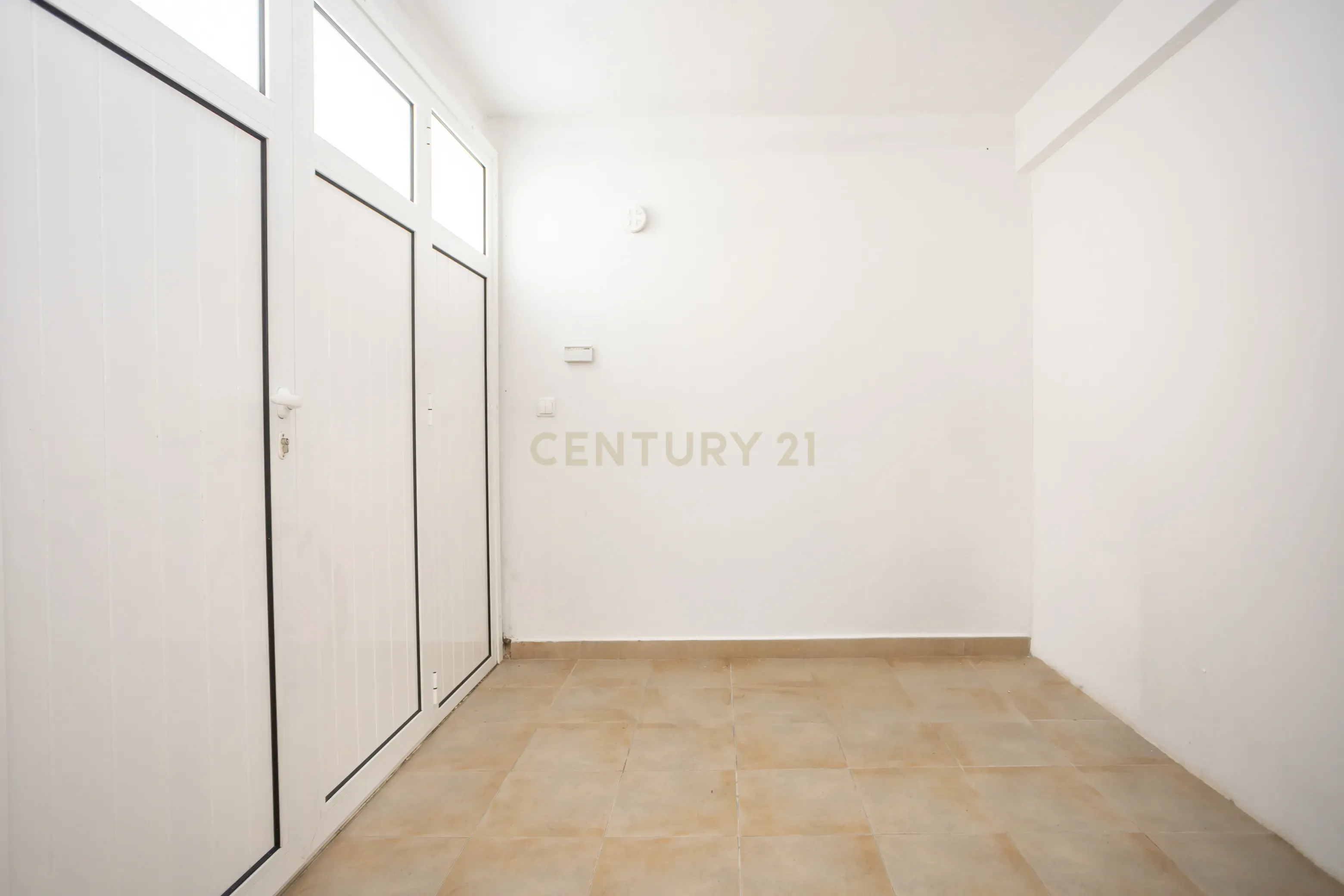  Moradia T3 em Amora - Seixal com Terraço e Garagem  - Image 45