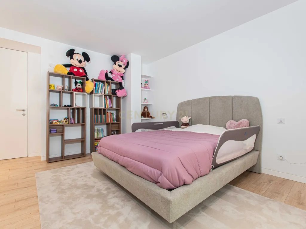 Apartamento T4 com Terraço e Box para 2 Viaturas | Jardim da Amoreira | Odivelas - Image 13