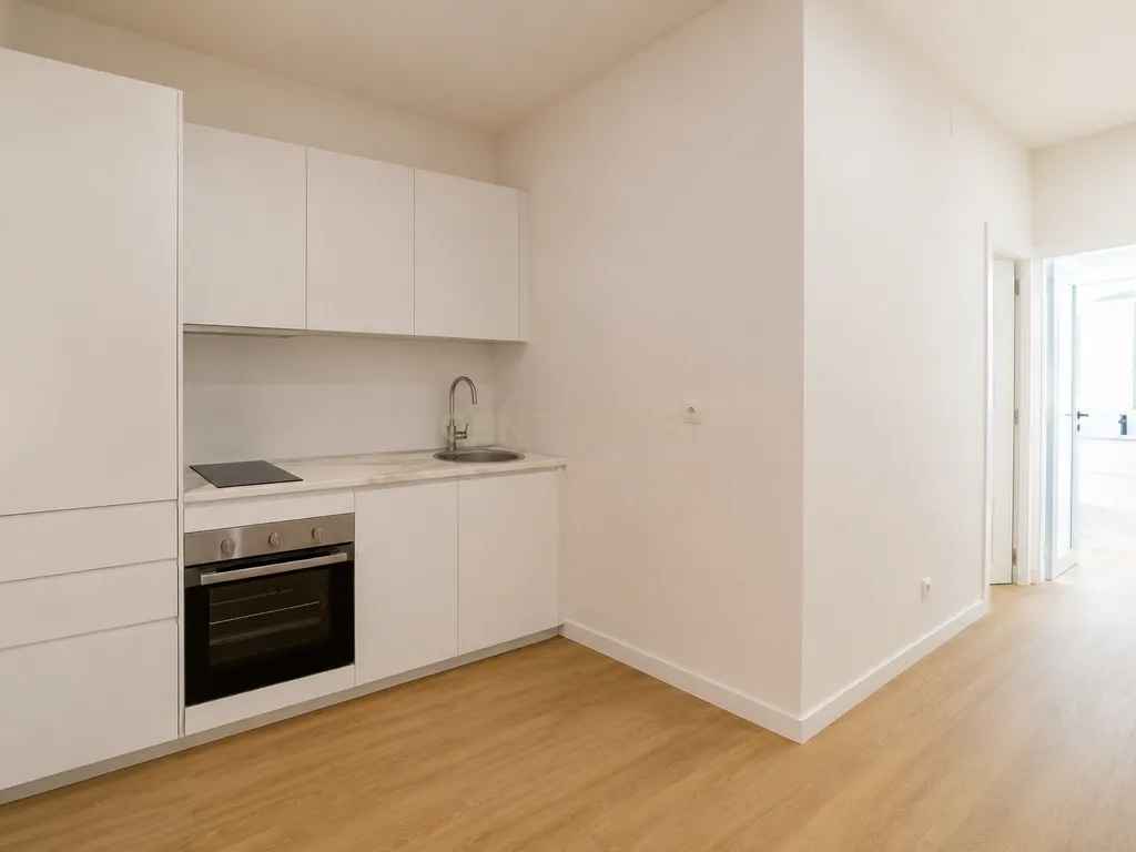 T1 Integralmente remodelado com Logradouro na Estefânia, Lisboa - Image 12