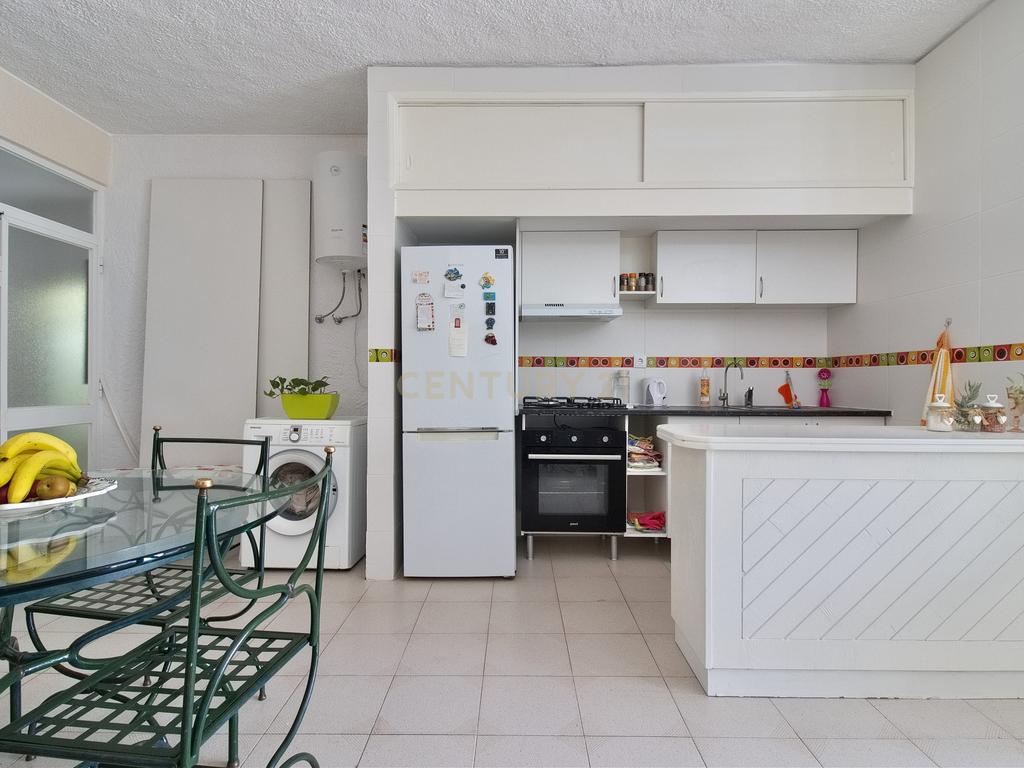 Apartamento T1+2 na Histórica Aldeia do Castelo de Sesimbra - Image 11