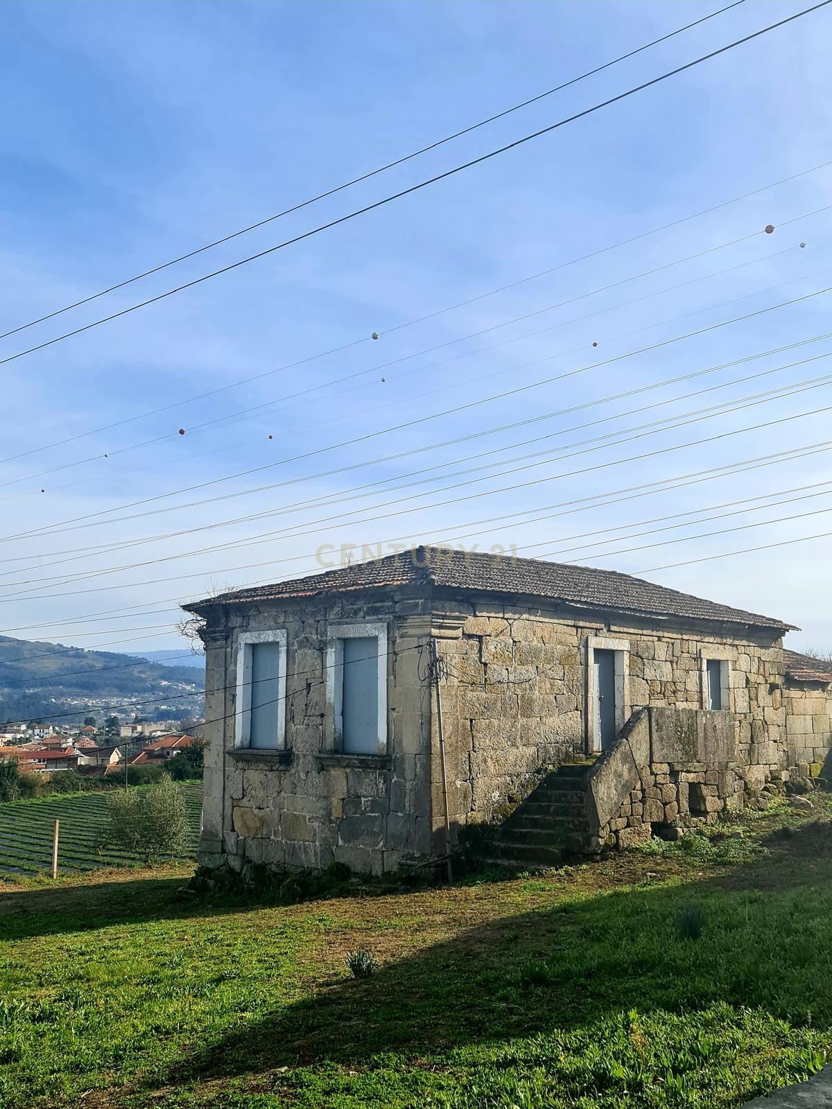 Fotografia 8 de Casa da Fonte, imovel com Apontamento historico para restauro