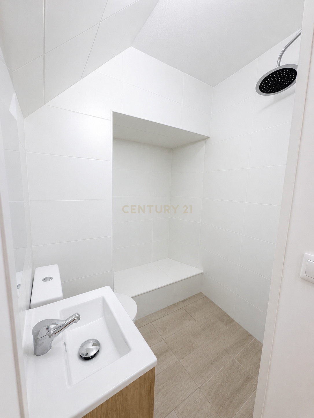 Fotografia 6 de Duplex T1 em Alenquer, novo a estrear
