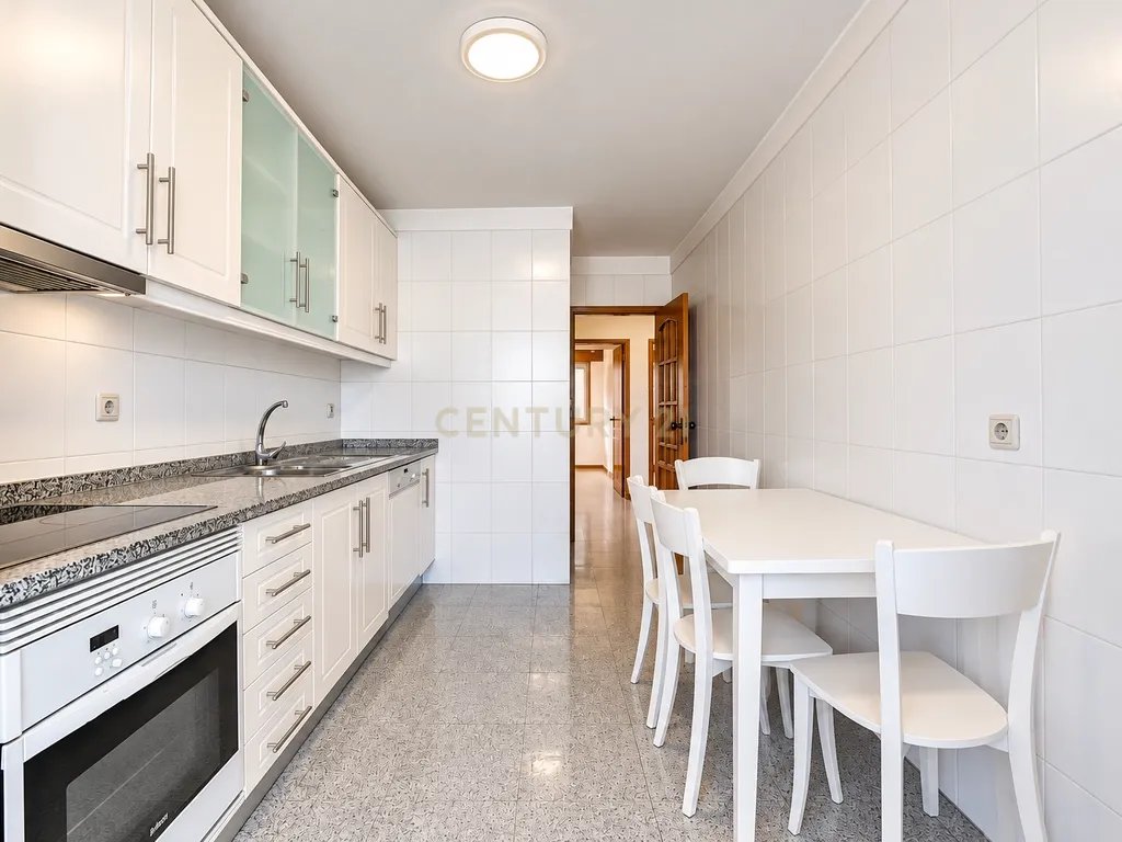 BAIXA DE PREÇO | Apartamento T2 em Cedofeita, Porto - Oportunidade Única! - Image 14