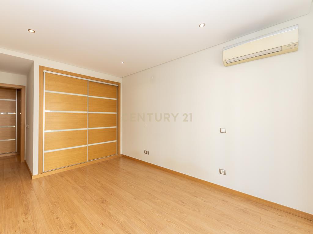 Apartamento T3 Com Box - Varandas Montijo - Image 22