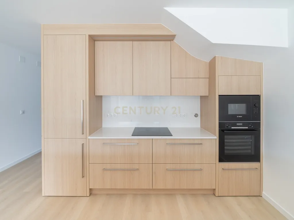 Excelente Penthouse T2 NOVA a 300 metros da praia - Image 12