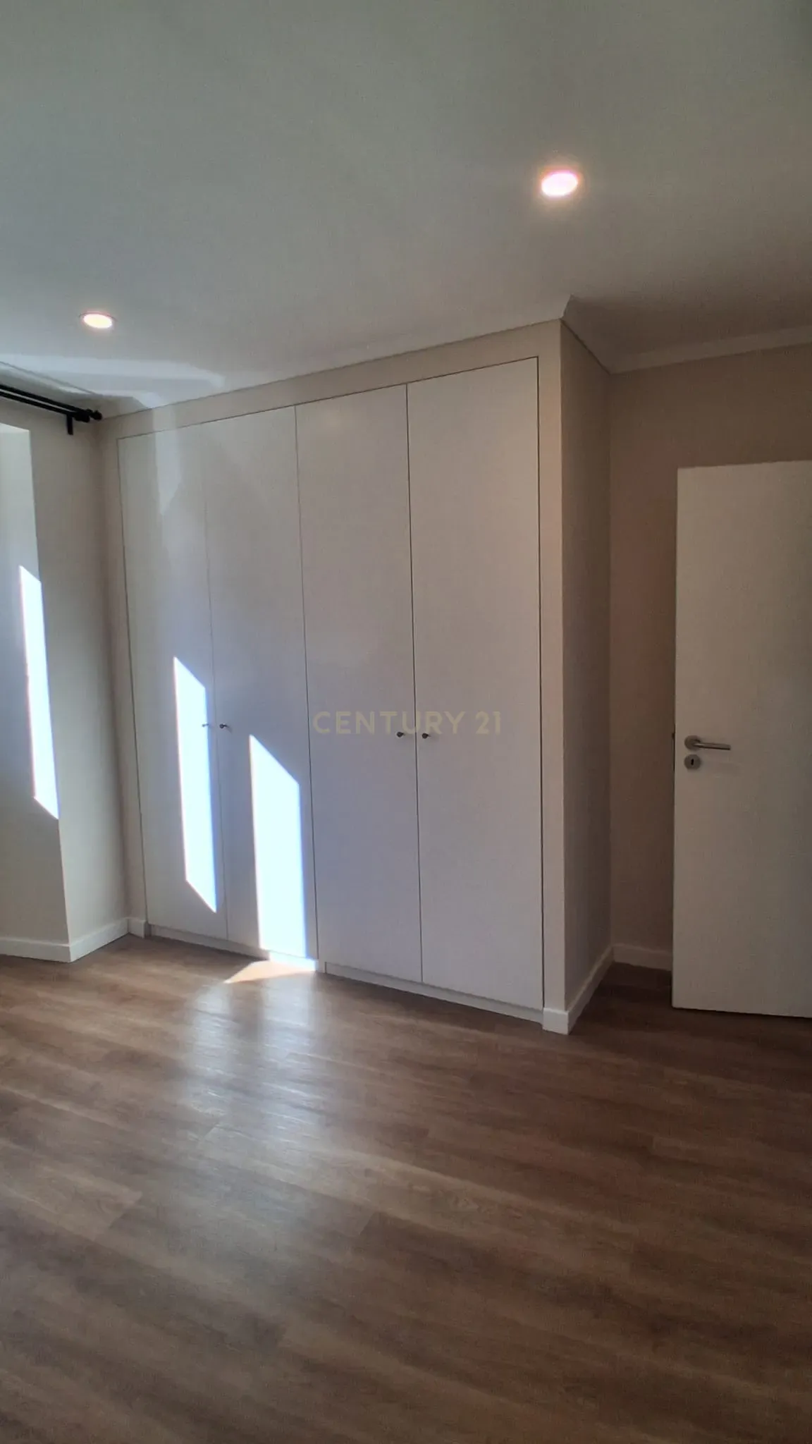 Fotografia 12 de Apartamento Renovado em Loures com Terraço e Boa Exposição Solar
